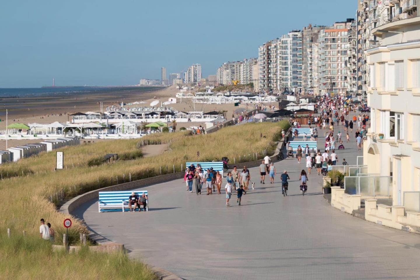 Hotel Westendia And Free Parking Top Breakfast Westende Bagian luar foto