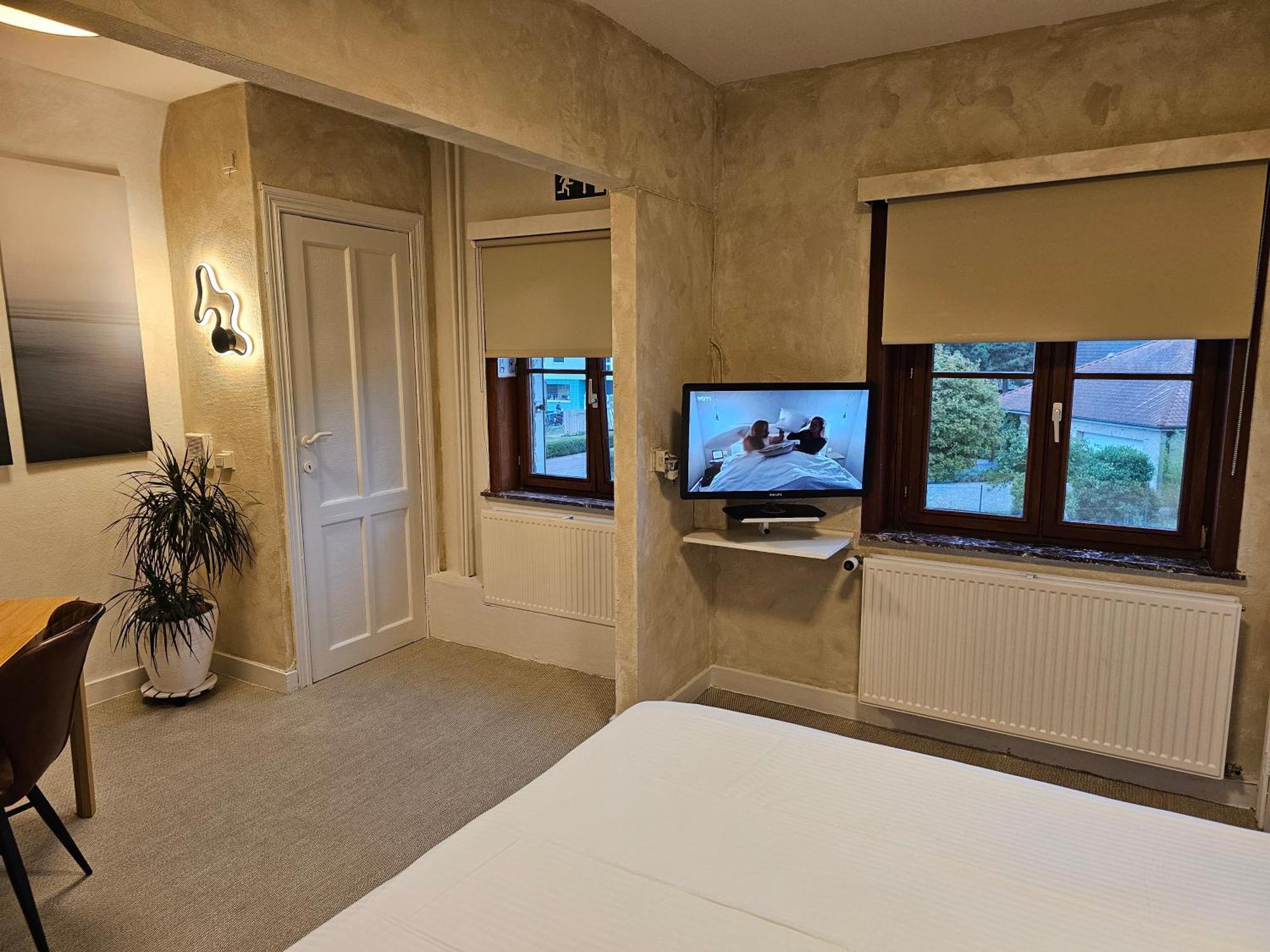 Hotel Westendia And Free Parking Top Breakfast Westende Bagian luar foto